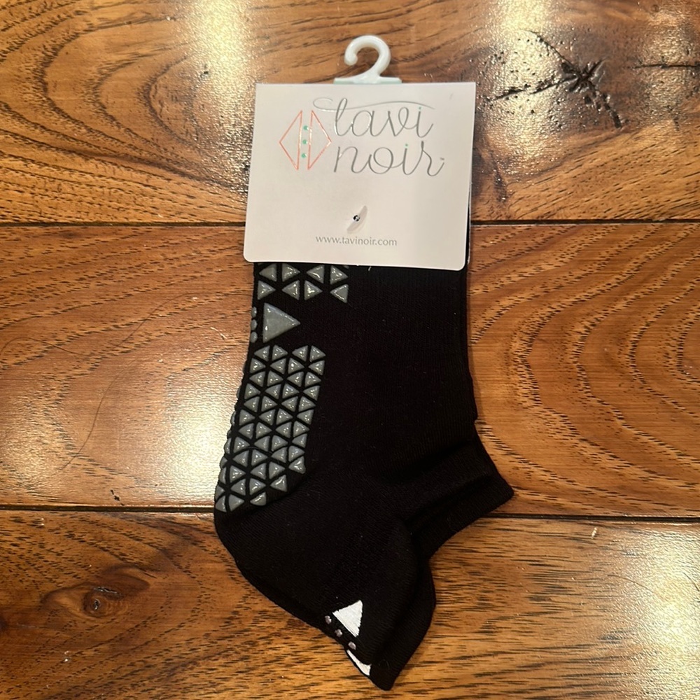 Black Tavi Noir Grip Socks